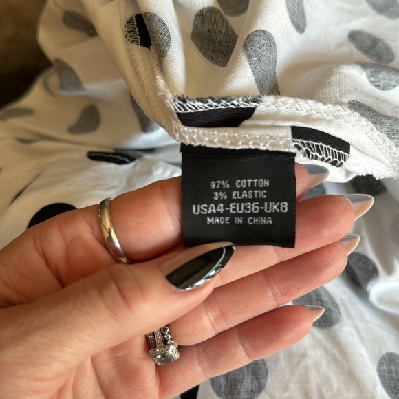 Hearts & Roses Retro Clothing - Picture 8 of 9